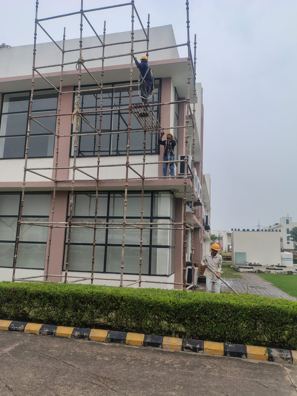 Admin building construction exterior view Greater Noida UP by RSMD Infratech for DS Group